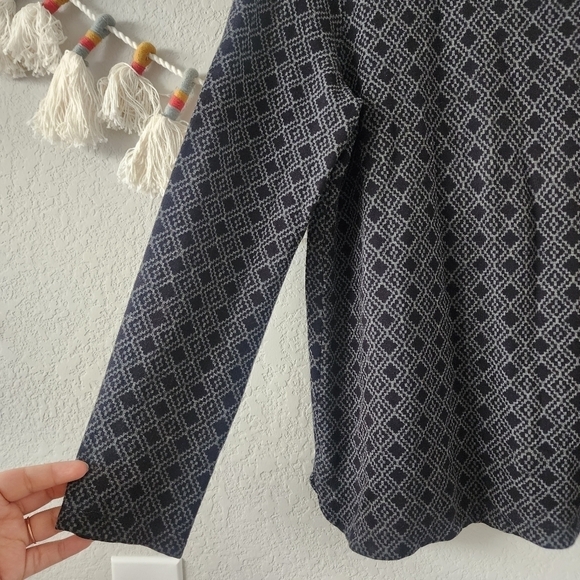 J. Jill Ponte Geometric Black Long Sleeve Knit Pullover Top Minimalist Modest M - Picture 3 of 9